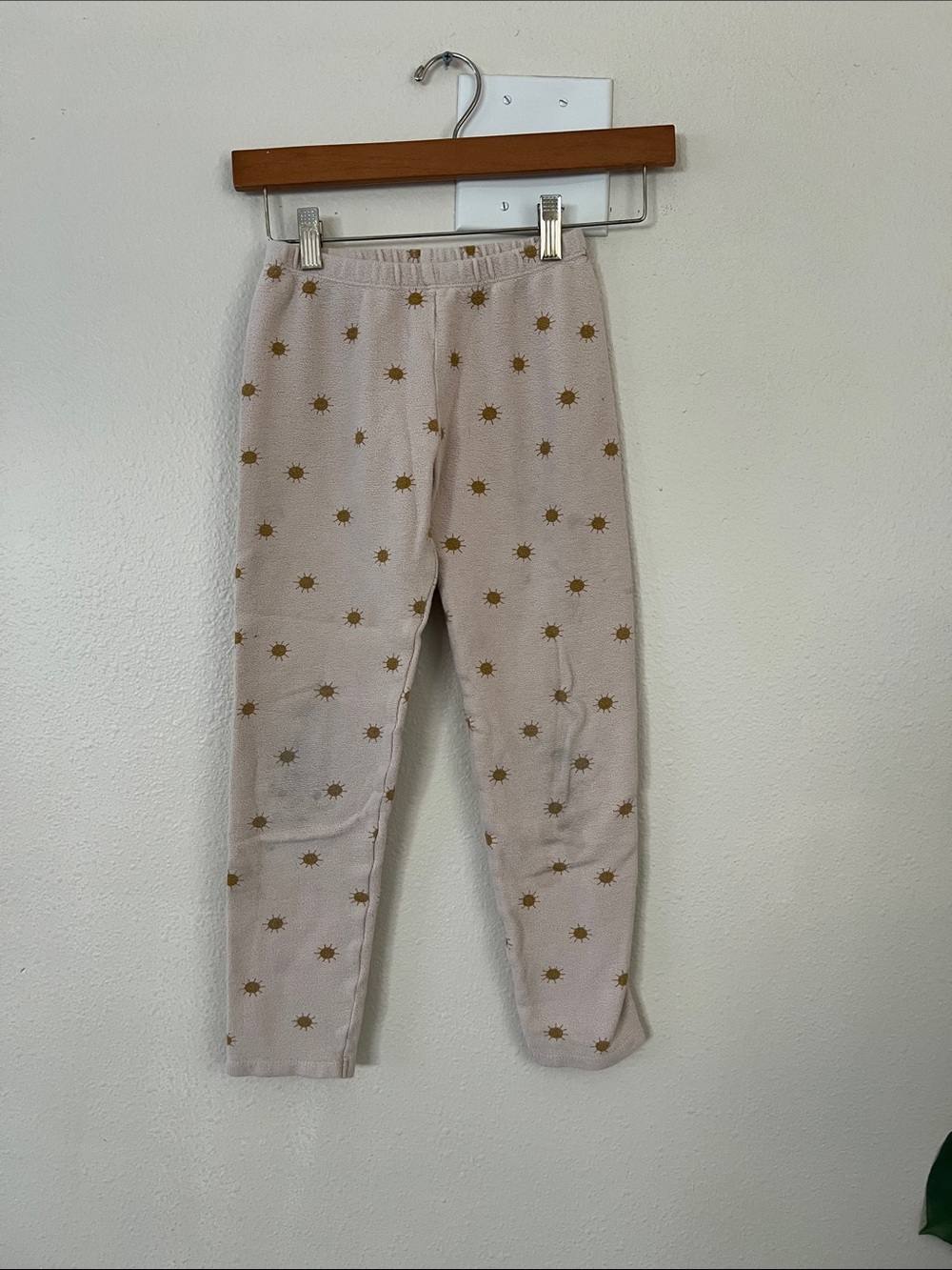 Rylee + Cru Kids Cream Leggings with Gold Sun Print